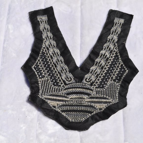 Vintage Trims Sewing 6Pcs for $9 Crafting embroidered Applique top, dress n more - Picture 4 of 4